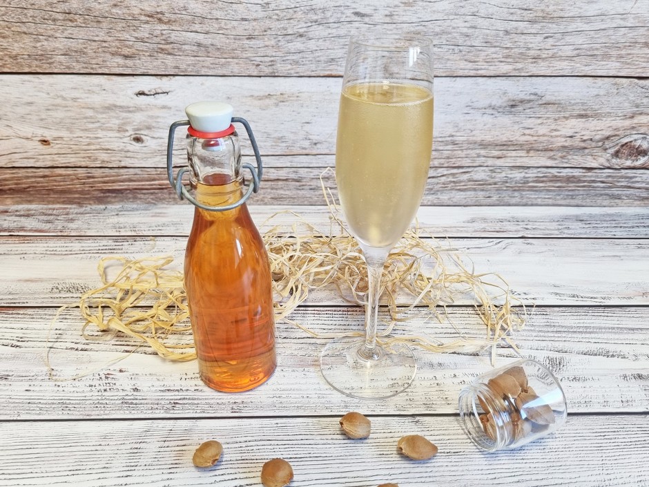 Sekt mit Marillen-Essig