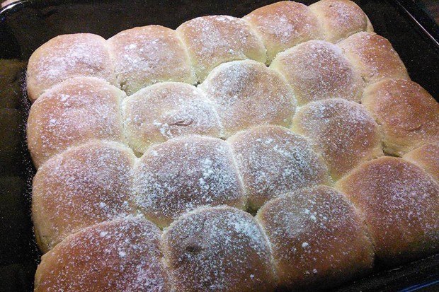 Buchteln mit Vanillesauce