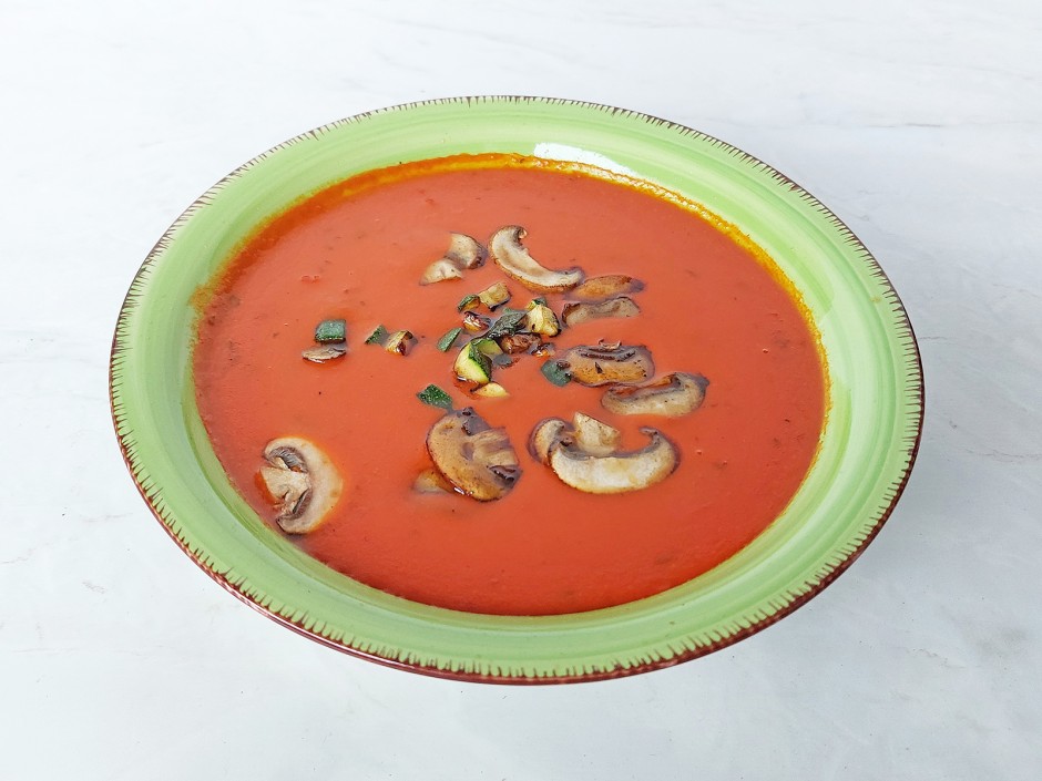 Zucchini-Tomatensuppe