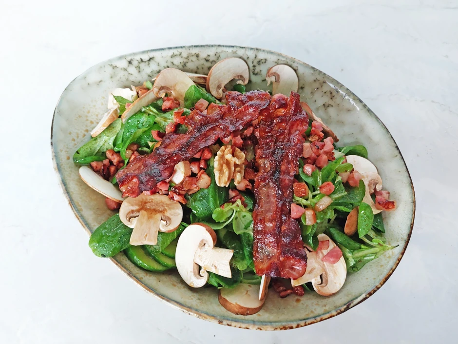 Vogerlsalat mit Speck und Waln&uuml;ssen