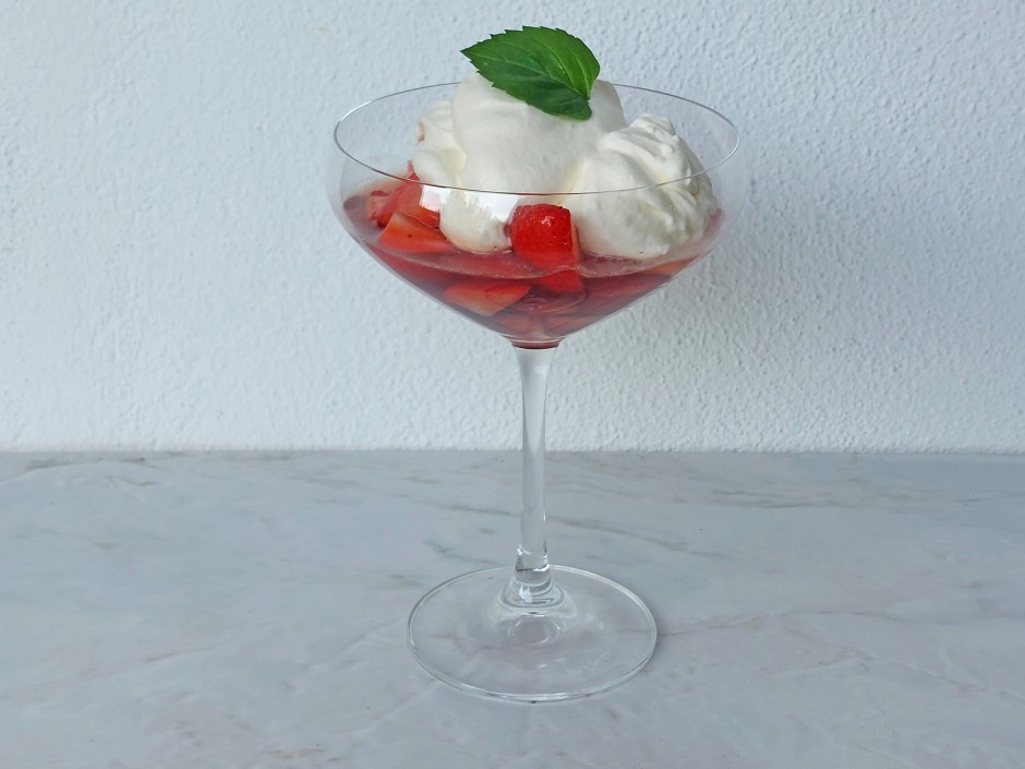 Dubonnet-Erdbeeren mit Schlag