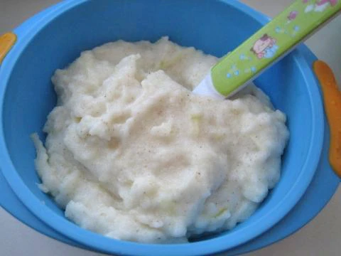 Apfel-Griessbrei