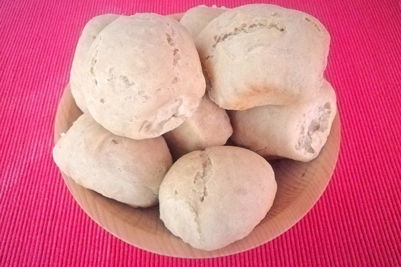 Dinkel-Semmeln aus dem Camping-Backofen