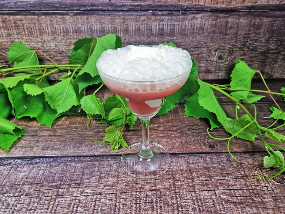 Uhudler-Sekt Cocktail mit Uhudler-Eis