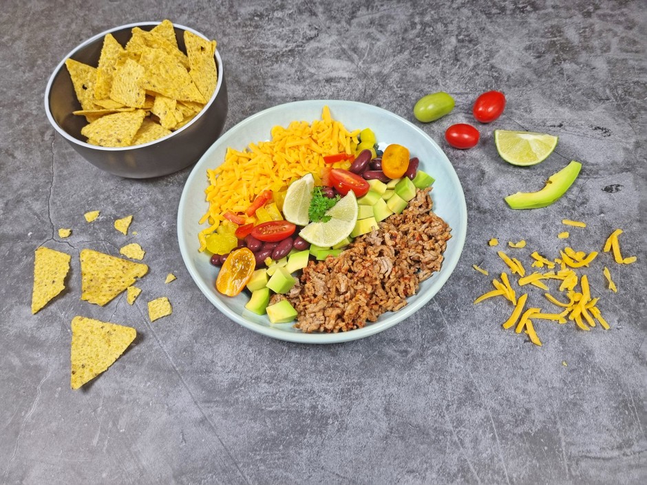 Bunte Nacho-Bowl
