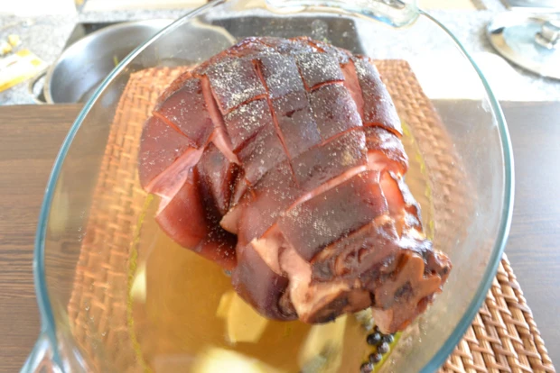 Gebratene Schweinsstelze
