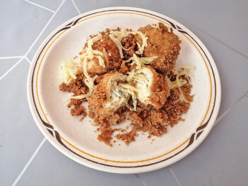 K&auml;segef&uuml;llte Topfenkn&ouml;del