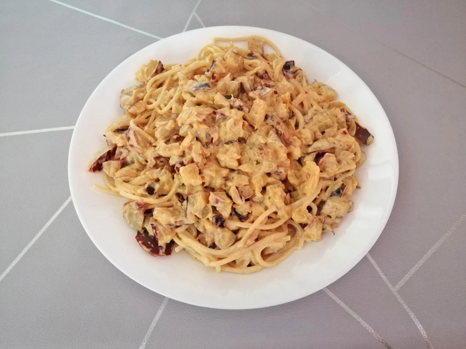 Dinkelspaghetti mit Zwetschken