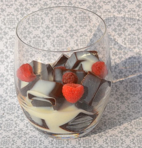 Mokkagelee mit Kokossauce