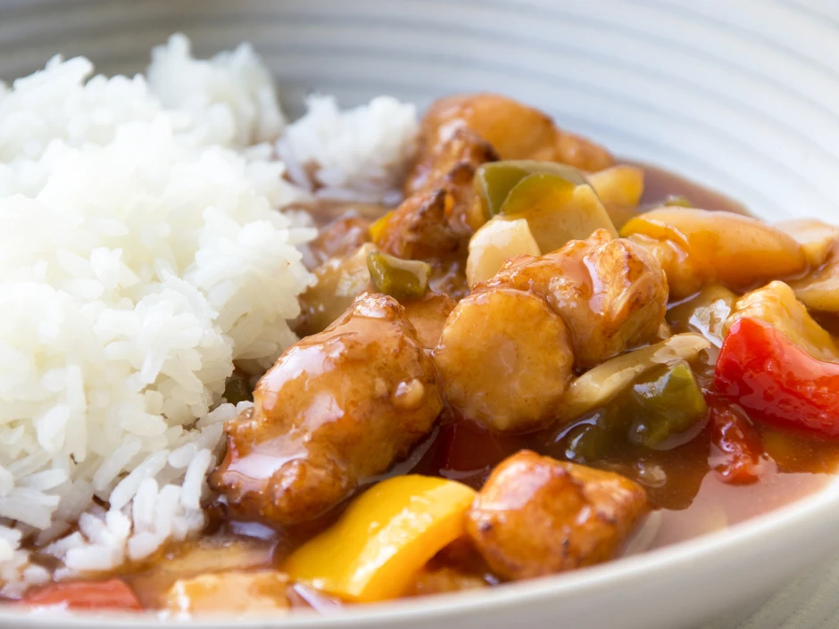 H&uuml;hner-Wok s&uuml;&szlig;-sauer mit Cashew-Basmati-Reis