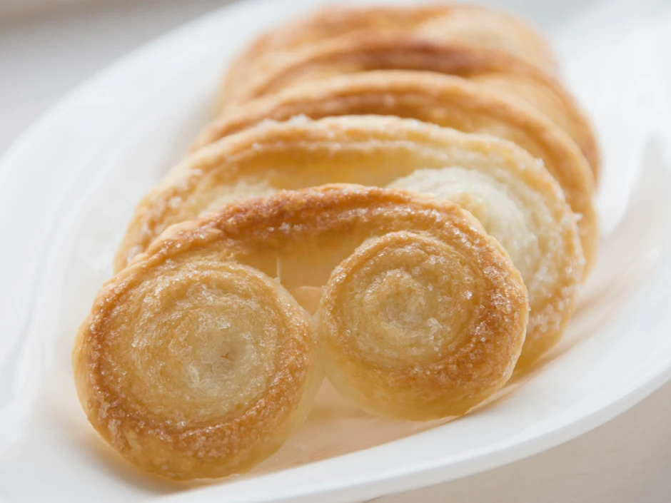 Gerolltes Bl&auml;tterteiggeb&auml;ck