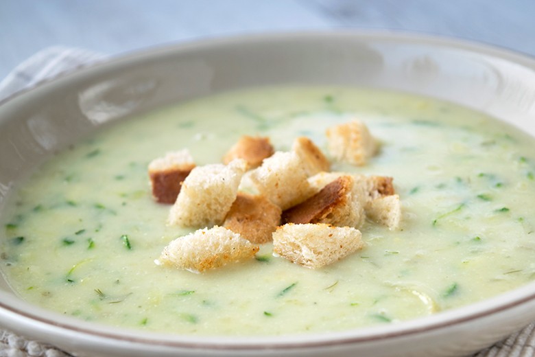 Kurkuma-Zucchinicremesuppe