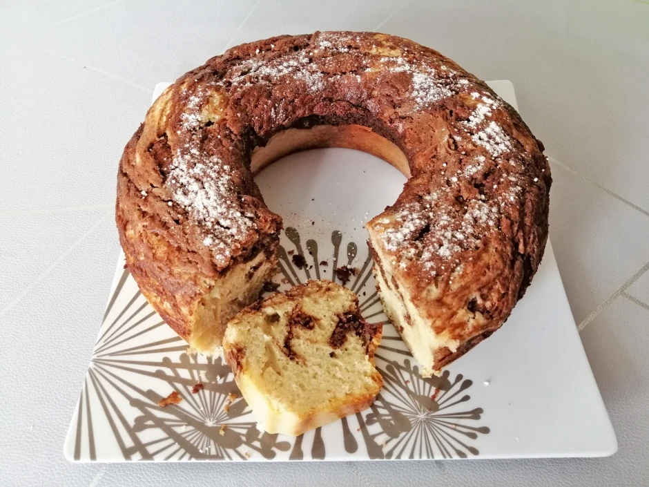 Zimt-Marmorkuchen mit Kokosblütenzucker aus dem Camping-Backofen