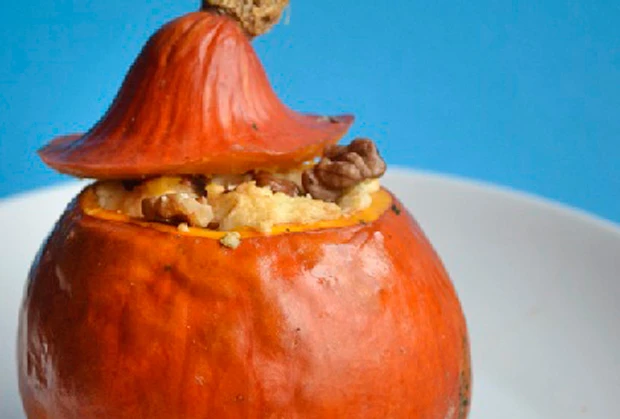 Vegetarisch gef&uuml;llter K&uuml;rbis
