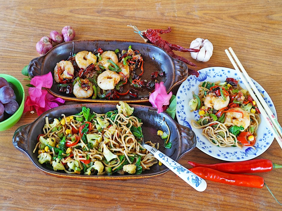 Shrimps in w&uuml;rziger Sauce mit Nudel-Cap Cay