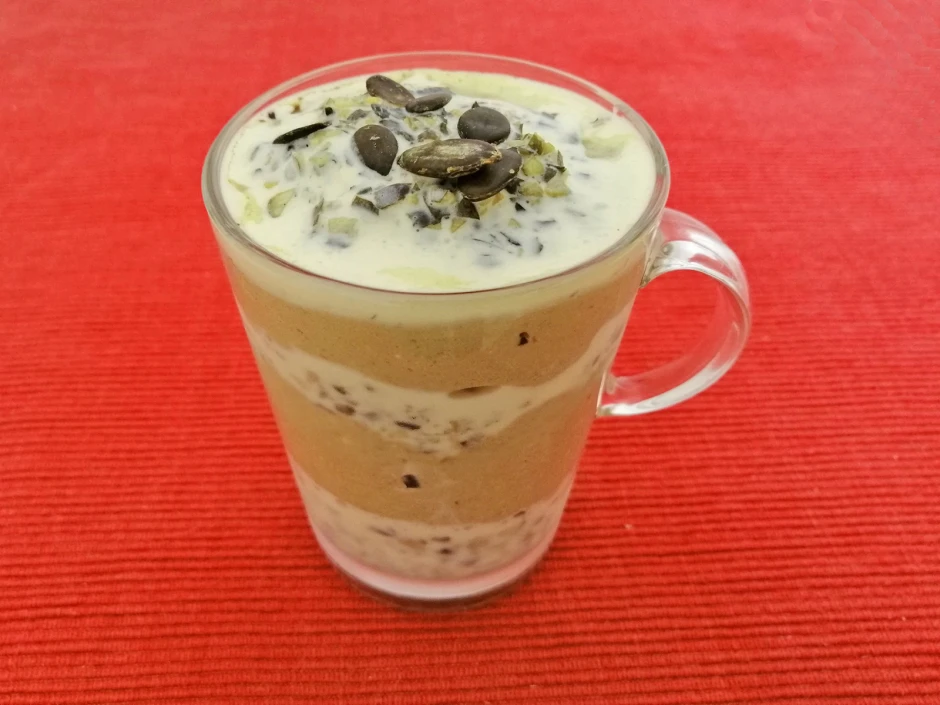 K&uuml;rbiskern-Eisdessert