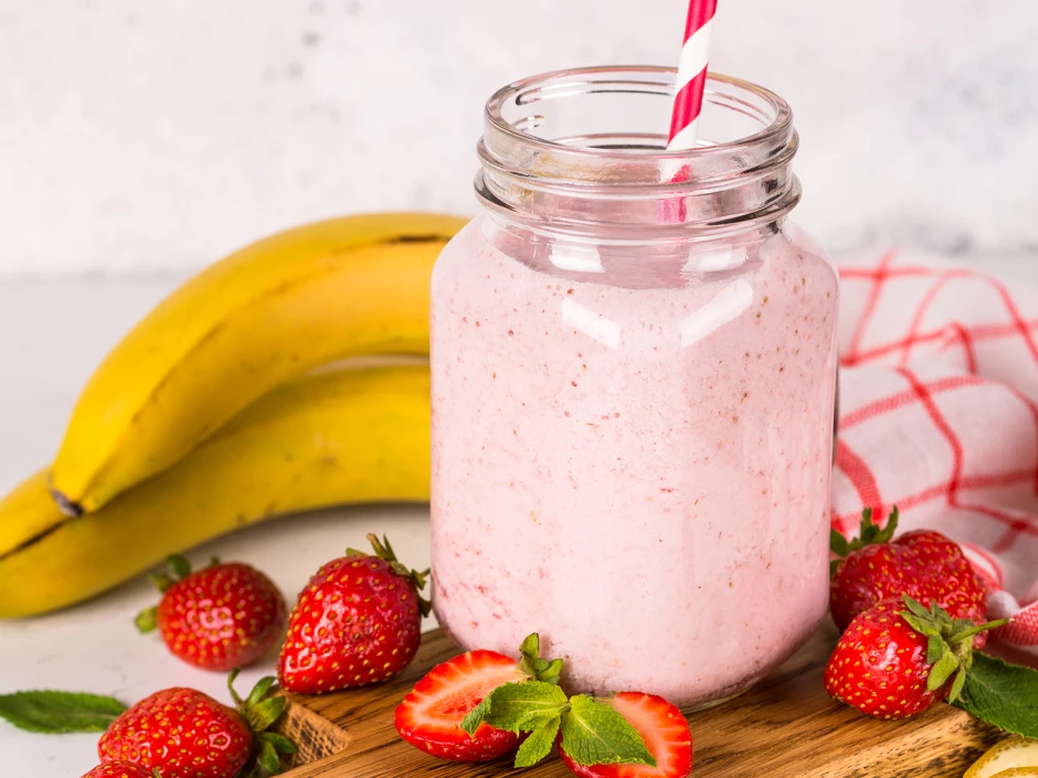 Bananen-Erdbeer-Smoothie mit Weizenkleie