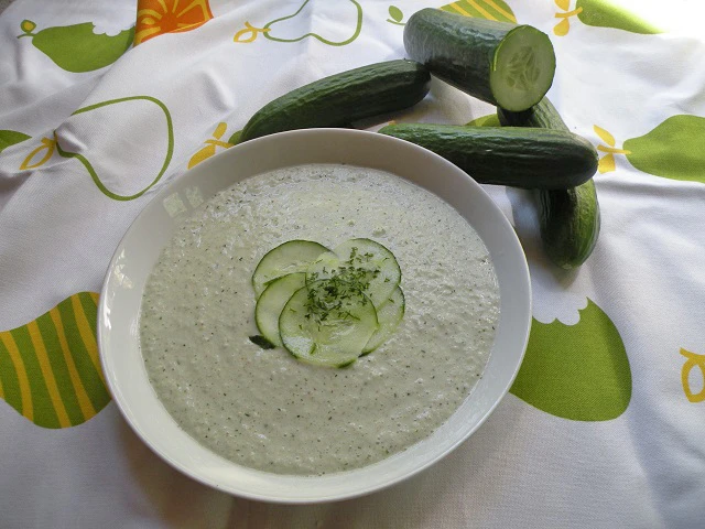 Kalte Gurkensuppe