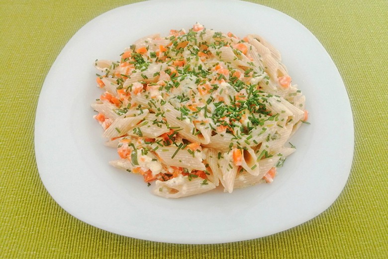 Dinkel-Mezze-Penne mit Karotten