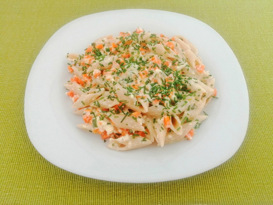 Dinkel-Mezze-Penne mit Karotten