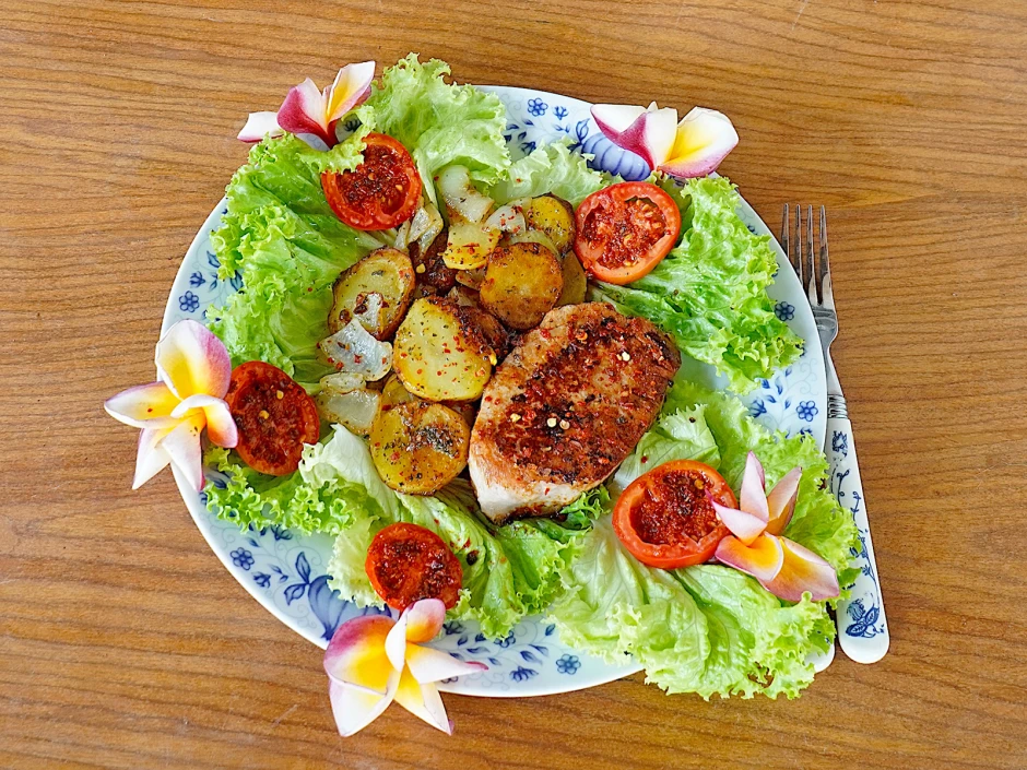 Zartes Austernsauce-Medaillon mit Bratkartoffeln