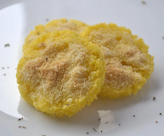 Polentataler mit Parmesan