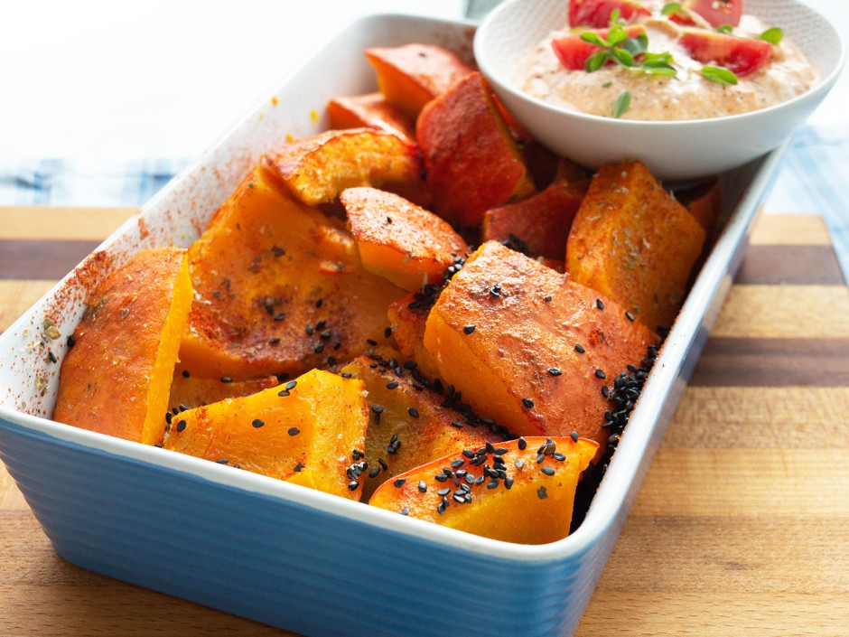 Kürbis mit Bockshornklee und Tomaten Dip