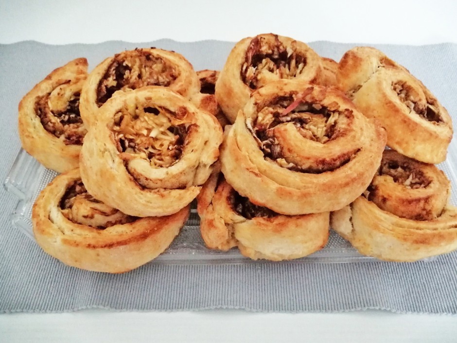 Apfel-Zimt-Schnecken mit Dinkelmehl