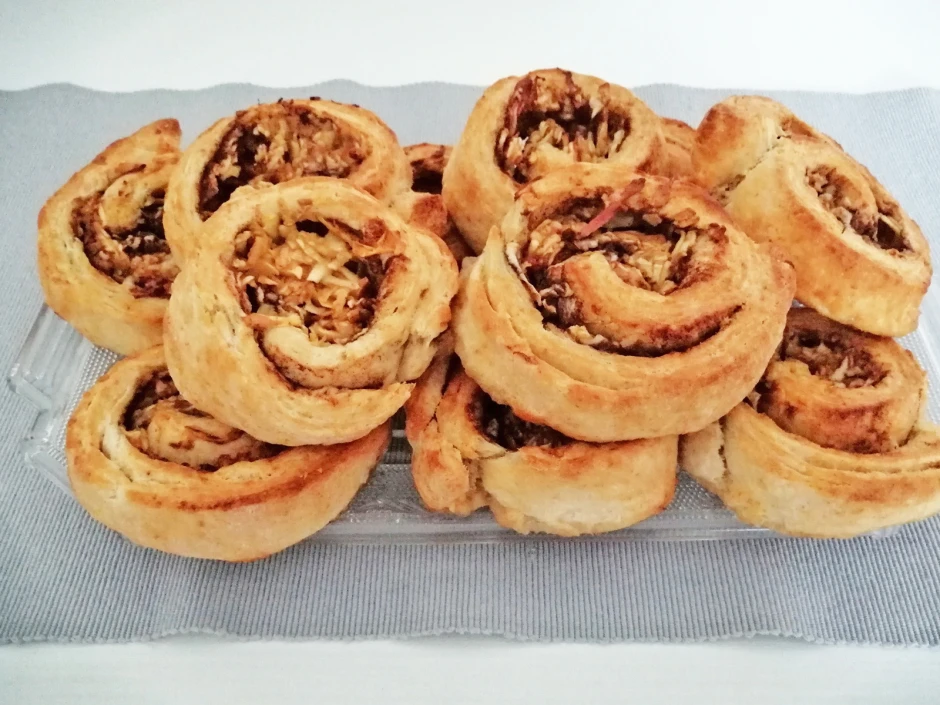 Apfel-Zimt-Schnecken mit Dinkelmehl