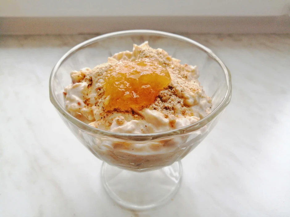 Apfel-Dessert mit Ingwermarmelade