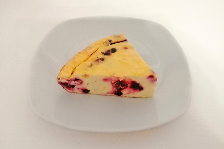 Topfentorte mit Heidelbeeren