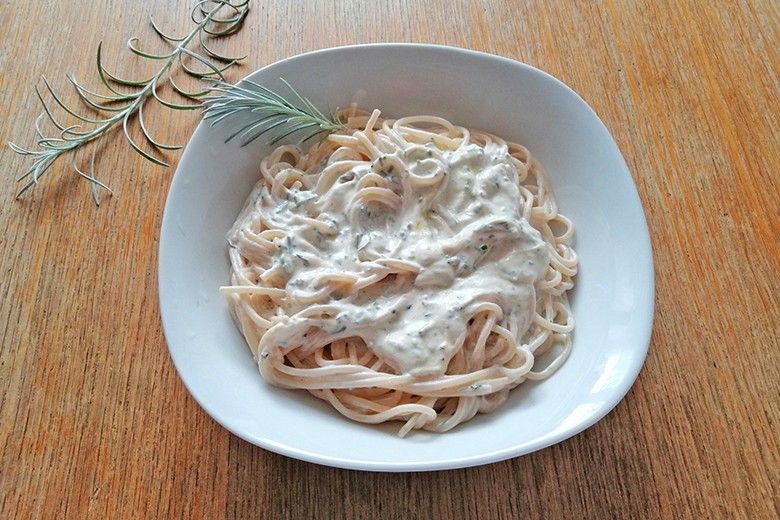 Spaghetti mit Currykrautsauce
