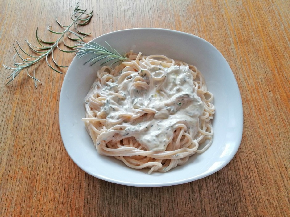 Spaghetti mit Currykrautsauce