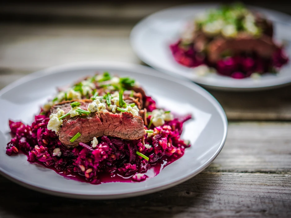 Steak mit Rote R&uuml;ben-Salat