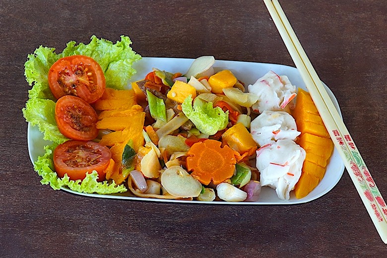 Garnelen-Surimi mit Cap Cay und Mango