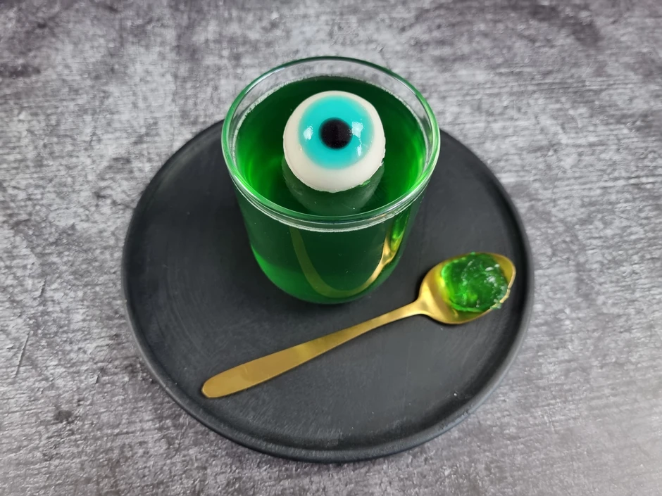 Gruseliger Waldmeister Wackelpudding