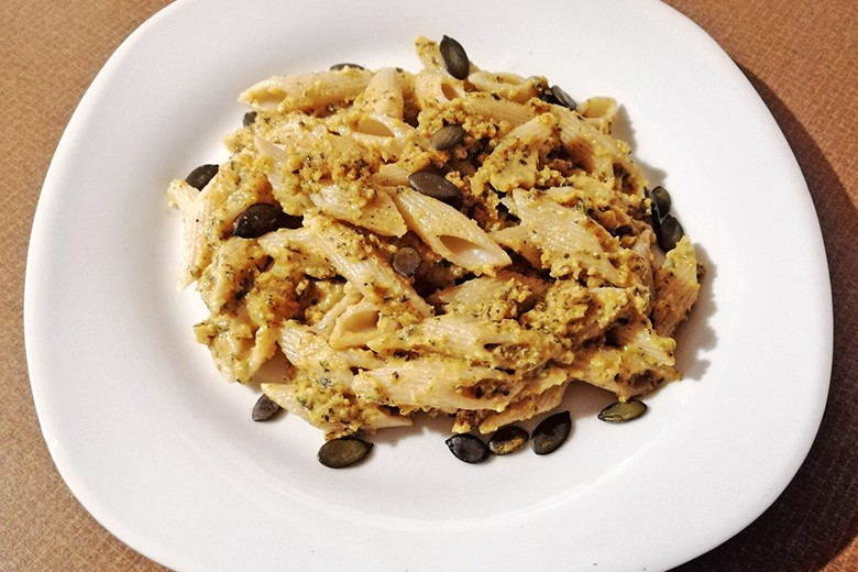 Dinkelnudeln mit Kürbispesto