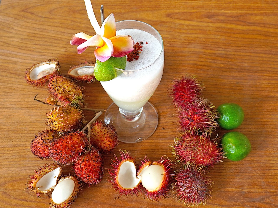 Rambutan-Kokoswasser-Cocktail