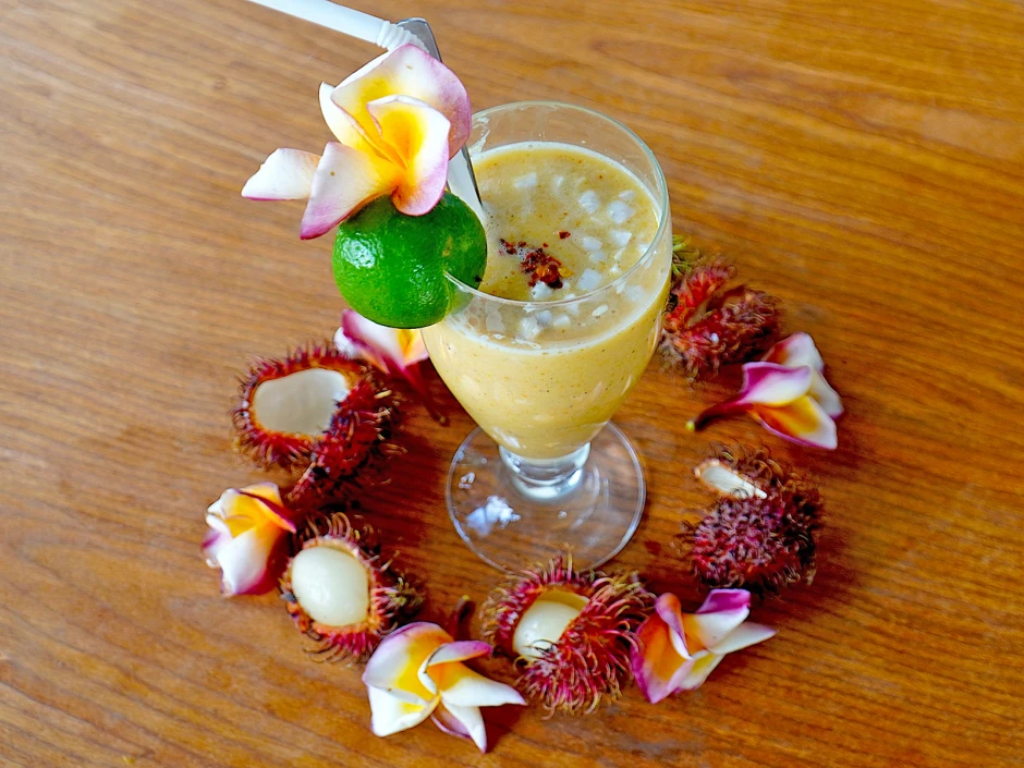 W&uuml;rziges Rambutan Lassi
