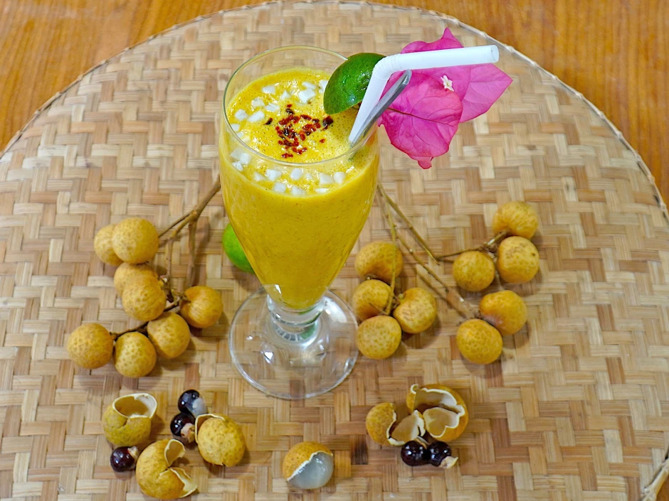 Würziges Longan Lassi