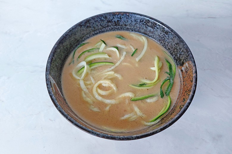 Thaisuppe mit Zucchini