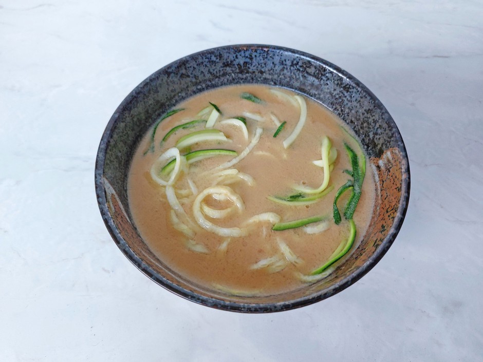 Thaisuppe mit Zucchini