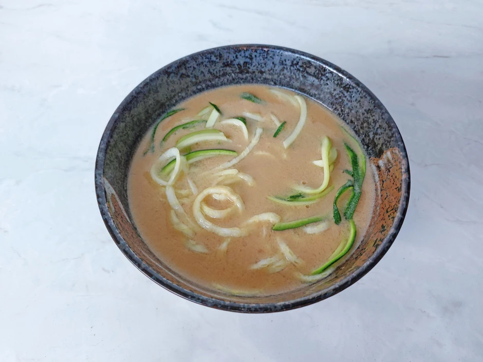 Thaisuppe mit Zucchini