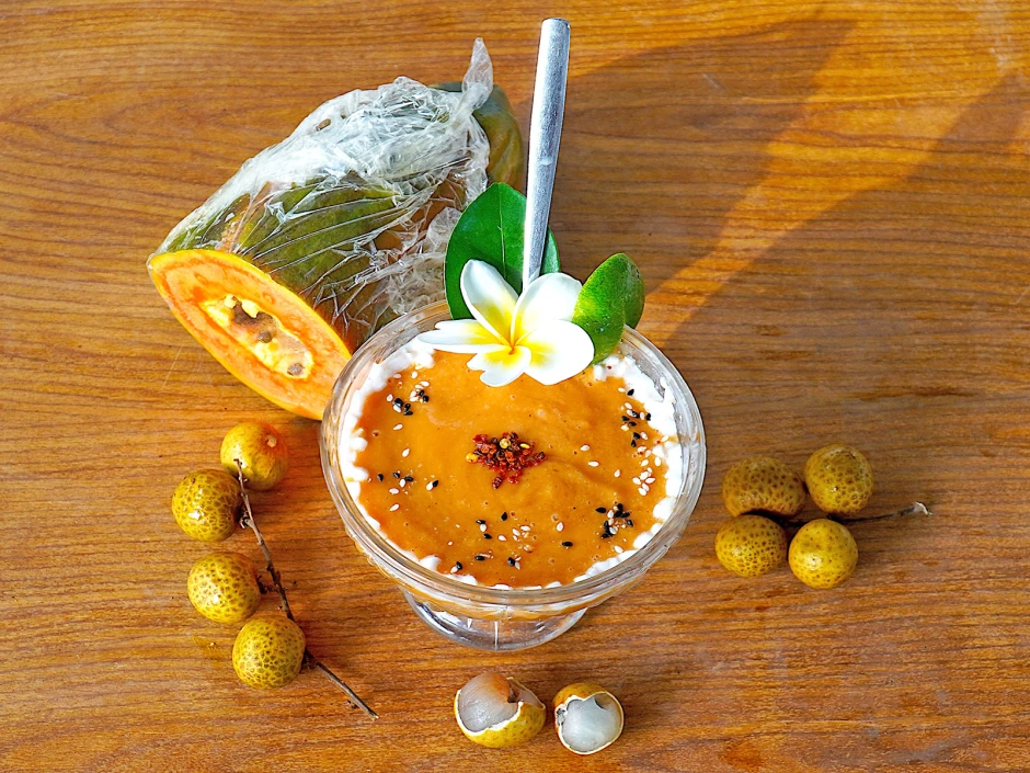 Longan-Papaya Cocktail