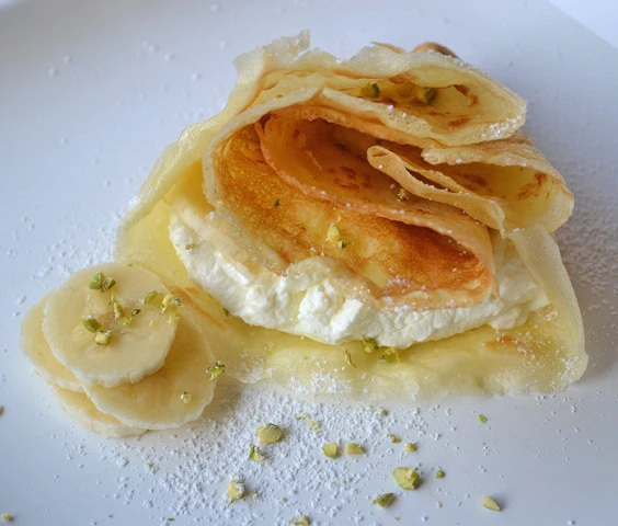 Palatschinken mit Bananenquark