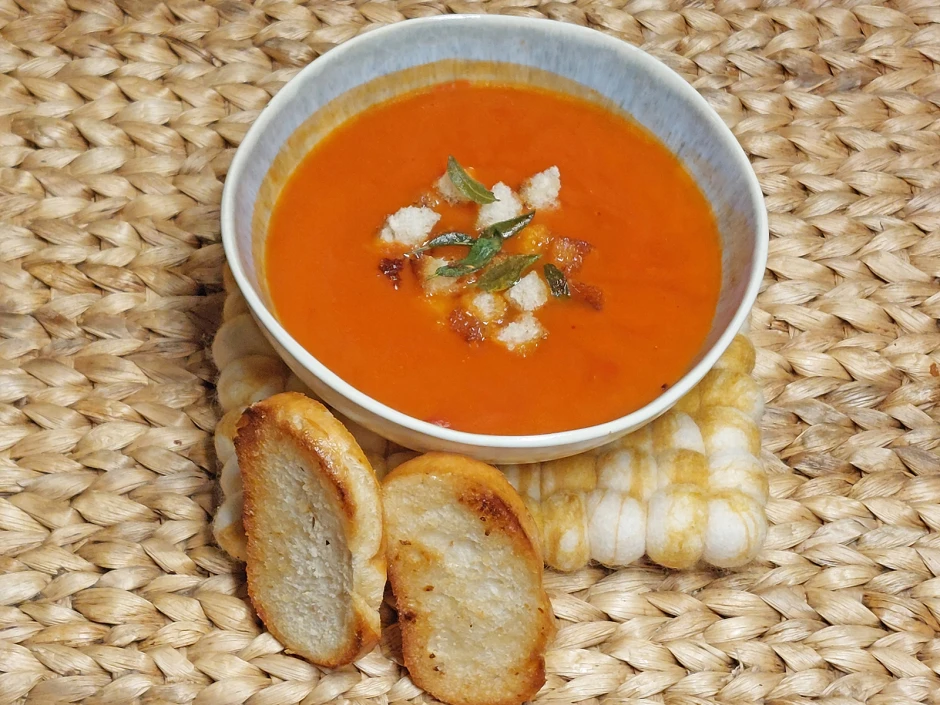 Tomaten-Marillensuppe