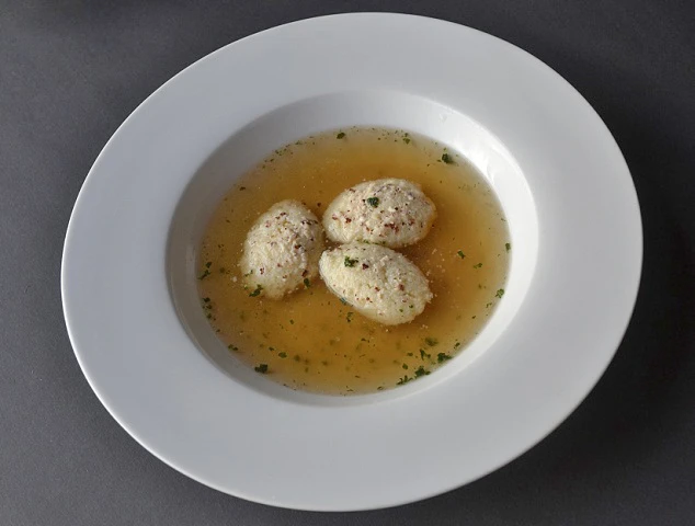 Walnuss-Griesnockerl