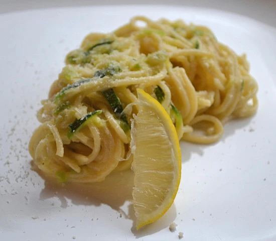 Spaghetti in Zucchini Zitronensauce
