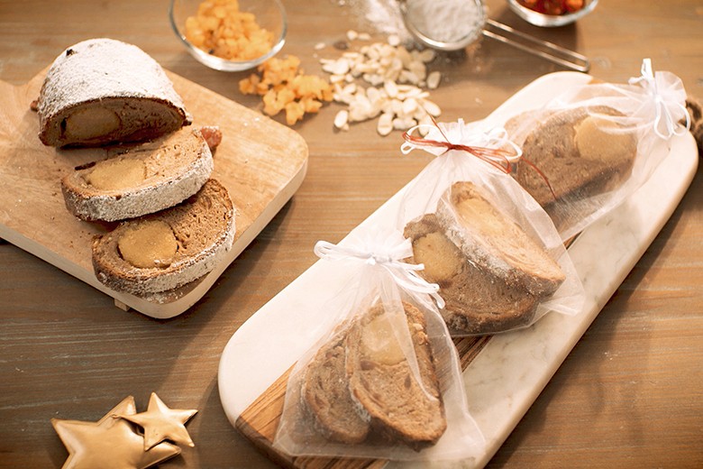 Stollen mit Marzipankern