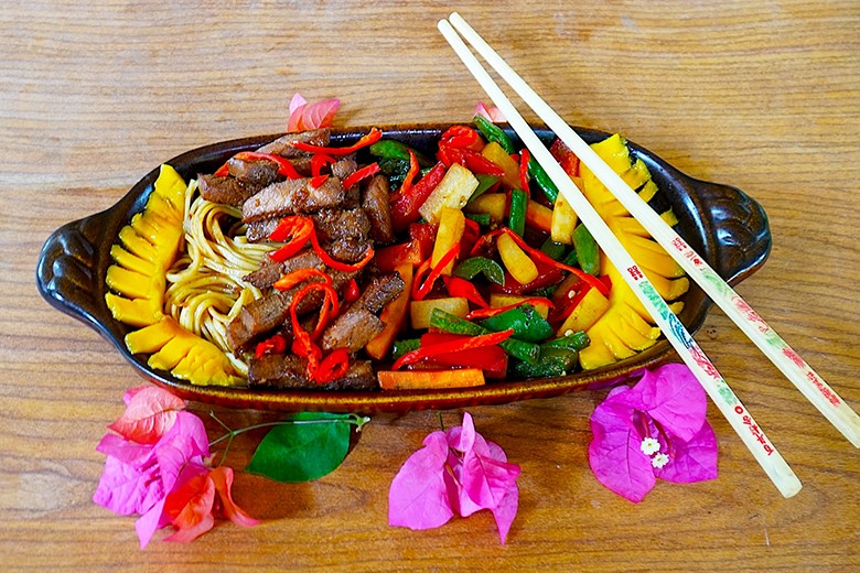 Gebratene Nudeln mit Rindfleisch